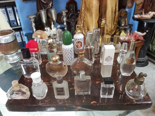 Frasco De Perfume Antiguo Pequeño Decorativo Precio X C/u