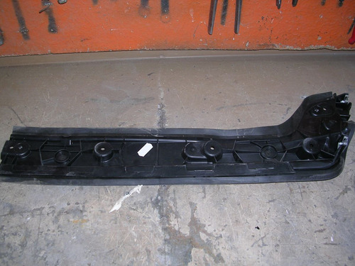 Soporte Tapa Patente Ford Mondeo Der 11/13