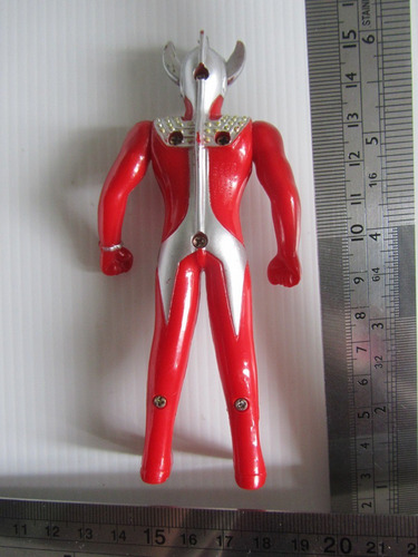 Ultraman Taro Semi Articulable Brazos Unicamente Wyc (Usado)