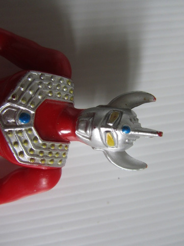 Ultraman Taro Semi Articulable Brazos Unicamente Wyc (Usado)