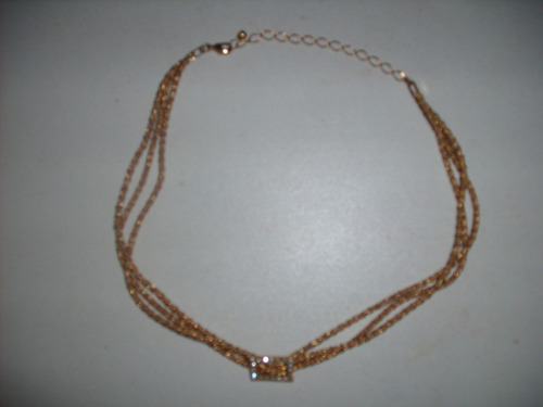 Colar Folheado A Ouro Com Strass Brilhantes.