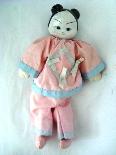 2010 Boneca Chinesa Com Cabeça Em Porcelana, Medindo 30 Cm
