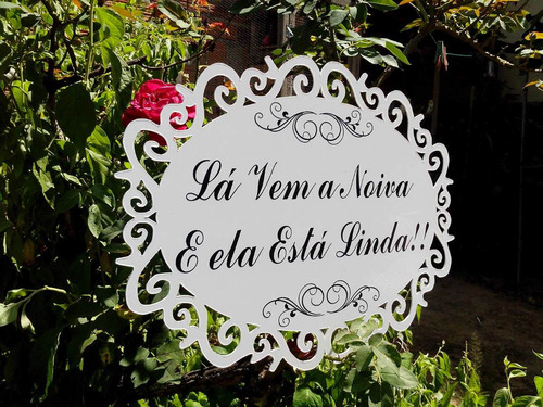 Imagem 2 de 4 de Placa Lá Vem A Noiva Moldurada Personalizada Frente Verso