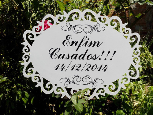 Imagem 3 de 4 de Placa Lá Vem A Noiva Moldurada Personalizada Frente Verso