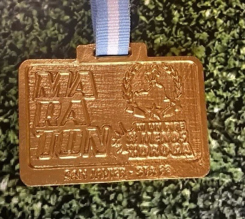 Imagen 4 de 6 de Medalla Llavero Metal Running Futbol Mtb 50 Mm