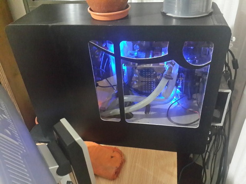 Imagen 2 de 8 de Gabinete Lian Li 1200b Plus Custom