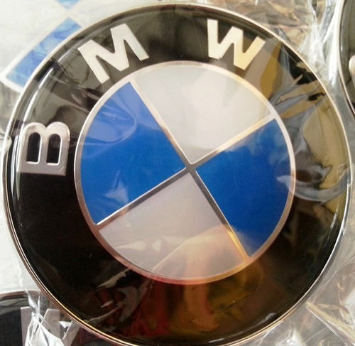 Imagen 1 de 2 de Bmw Logo Emblema Nuevo Capot O Maletero E46 E60 E90 X1 X3 X5