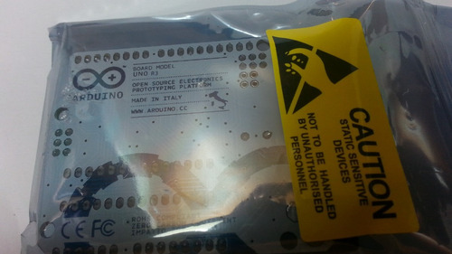 Arduino Uno R3 + Cable Usb + Protoboard + 10 Cables Macho ,m