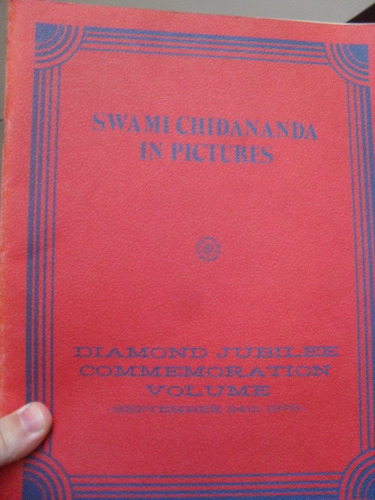 Swami Chidananda In Pictures - Libro En Ingles