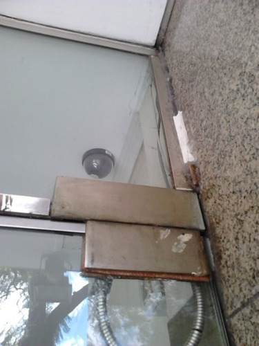 Imagen 2 de 6 de Reparacion Service A Puertas Blindex.- Personal Asegurado -