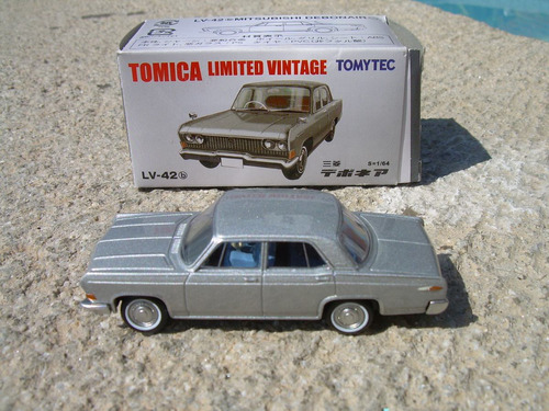 Mitusbishi Debonair  Tomica Limited Vintage 1:64 Hm4