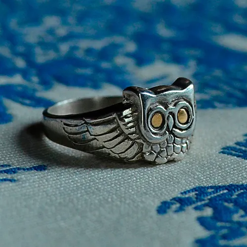 Anillo de buho en oro hotsell