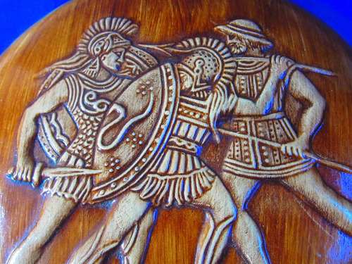 El Arcon Plato Artesanal De Madera Labrado En Relieve 17076