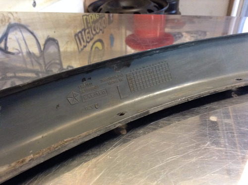 Moldura Izquierda De Jeep Grand Cherokee 99-04 Oem
