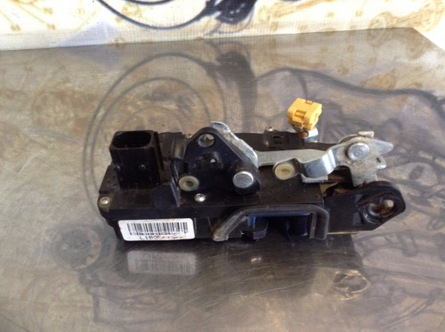 Chapa De Puerta Trasera Izquierda Malibu 03-07 Oem