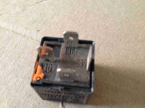 Imagen 6 de 7 de Relevador Relay Vw No. Parte 377906383 Fusibles Original
