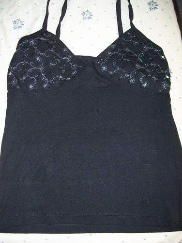 Musculosa Negra Breteles Finos Marca Fiona. Con Lentejuelas