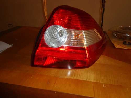 Vendo Luz Trasera Derecha De Renault Megame Ii, Año 2005