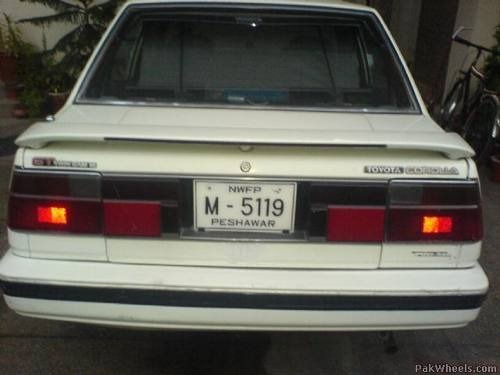 Regla Portaplaca De Toyota Corolla Twin Sedan 85-87