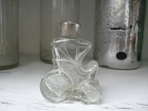 Antiguo Frasquito De Perfume Avón. Auto Antiguo