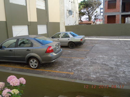 Departamento De 3 Ambientes,cochera Comun,parrilla, Centro