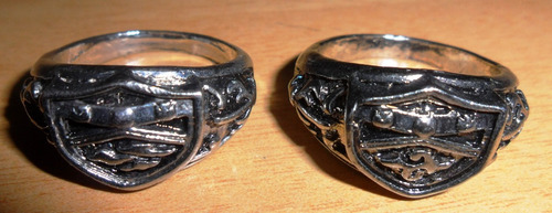 Imagen 2 de 4 de Anillos O Prendedor Acero Inoxidable, Rockero Navidad