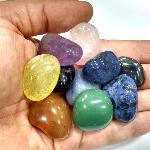 Imagem 1 de 2 de Kit 10 Pedras Dos Chacras Semipreciosas Naturais P/ Terapia