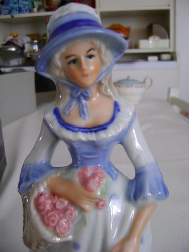 Figura De Mujer De Porcelana Impecable