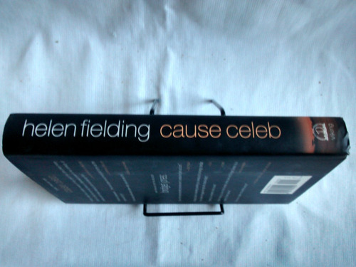 Imagen 2 de 4 de Cause Celeb. Helen Fielding - Editorial Viking. En Inglés.