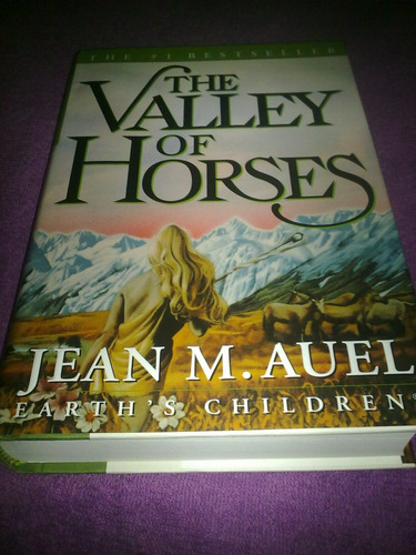 The Valley Of Horses / El Valle De Los Caballos Jean M. Auel