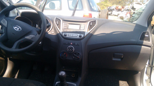Imagem 6 de 7 de Sucata Hyundai Hb20 2016 1.0 3cc - Rs Auto Peças