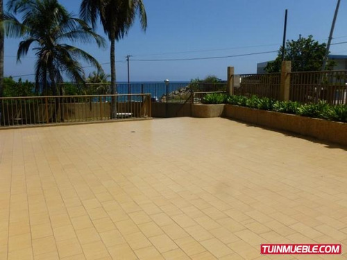 Imagen 2 de 12 de Apartamento En Venta En Macuto, 21-21159 Mrw