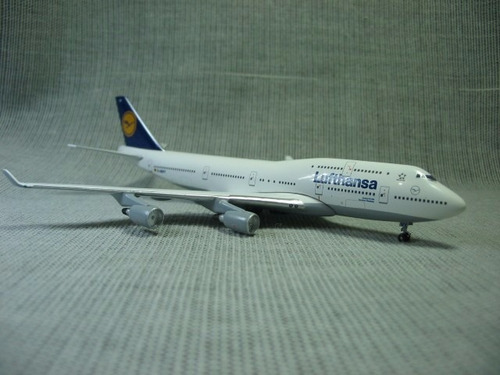 Boeing 747-400 Inflight 1:500 Lufthansa