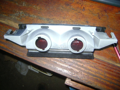 Imagen 2 de 2 de Vendo Tercera Luz De Oldsmobile Cutlas Año 1996