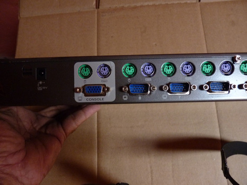 Iogear 8-port Ps/2 Kvm Switch Model Gcs138 (Usado)