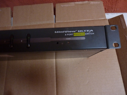 Iogear 8-port Ps/2 Kvm Switch Model Gcs138 (Usado)