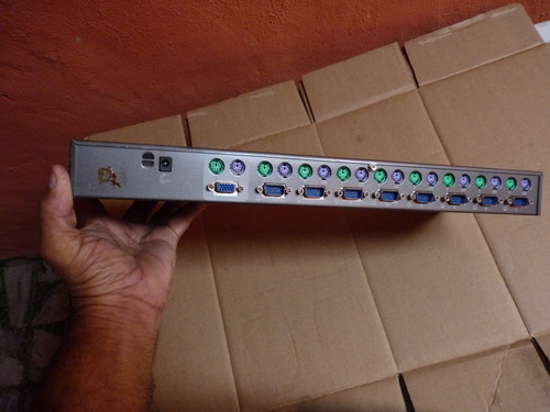Iogear 8-port Ps/2 Kvm Switch Model Gcs138 (Usado)