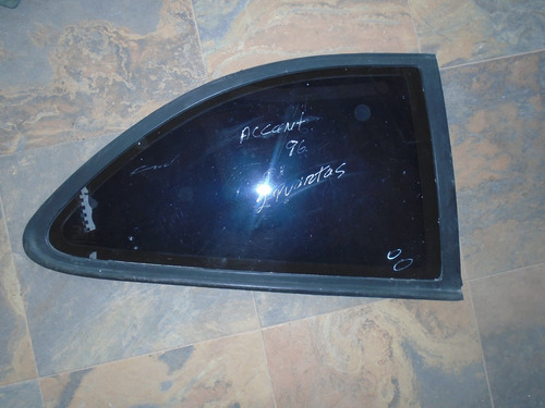 Vendo Vidrio Trasero Derecho De Hyundai Accent, Año 1996