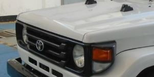 Imagen 5 de 8 de Emblema Persiana Toyota Macho 4.5 De Tornillos Envio Gratis