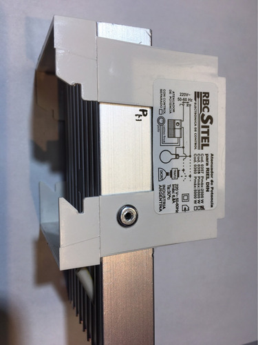 Imagen 2 de 3 de Atenuador De Potencia Para Riel Din 2500w Rbc
