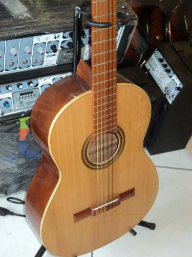 Imagen 2 de 6 de Guitarra Acústica Falcón Clásica,envio A Domicilio Gratis!!!