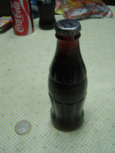 Botella De Coleccion De Coca Cola Twist Off 7fl. Oz Llena