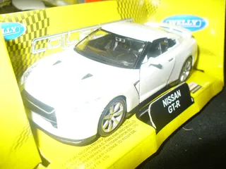 Perudiecast Welly Nissan Gt-r :36-1:39