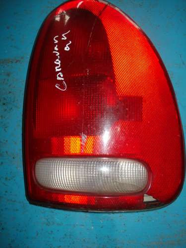 Lampara De Dodge Caravan 1999