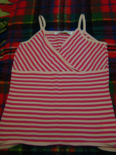 Bonita Polera En Tonos Rosa A Rayas Marca Test Talla S