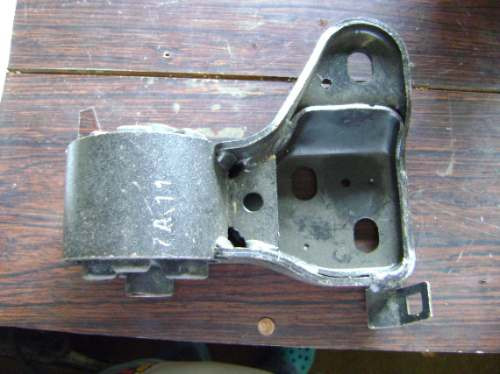 Vendo Rubber Engine Mounting No.4 Kia Claurus 1996-97