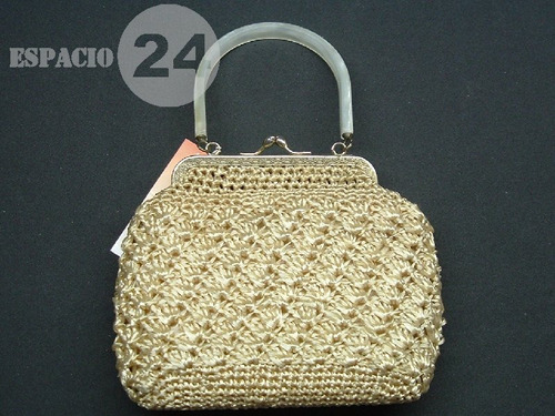 Cartera Tejido Fibra Vegetal De Color Beige. Cierre Metálico