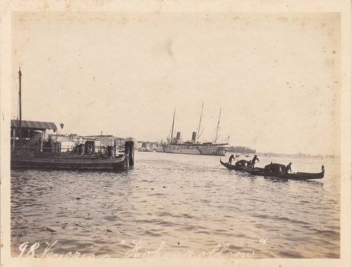 Antigua Fotografia De Venezia Con Gondolas Y Barcos Italia