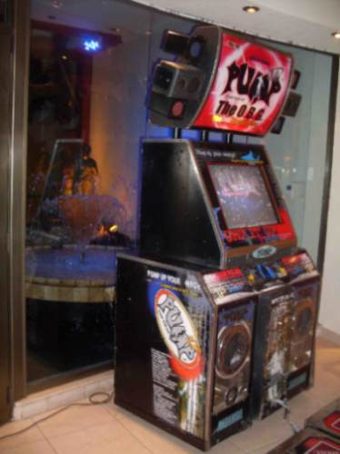 Imagen 3 de 5 de Alquiler De Maquina De Baile Daytona Flipper Tejo Arcades