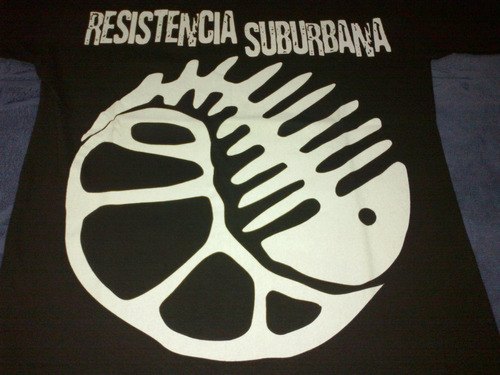 Remera Resistencia Suburbana